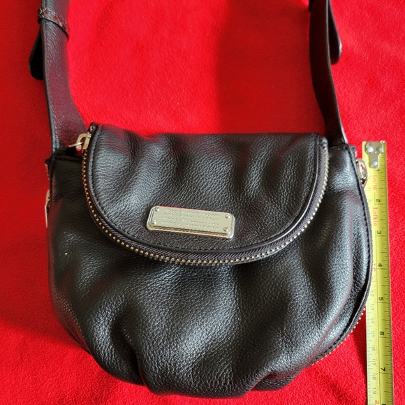 Marc by Marc Jacobs black leather shoulder/crossbody - Picture 11 of 13